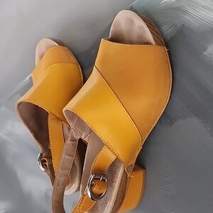 Dansko Mango Yellow Suede Madalyn Clog Slingback Sandals, 7.5 US/38 EU